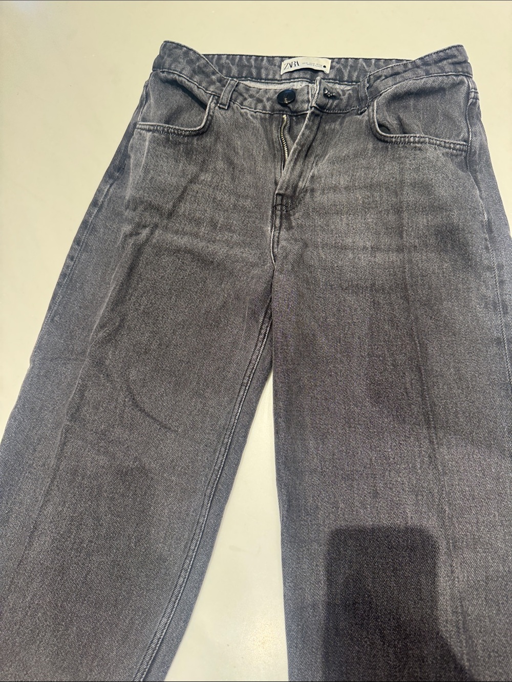 Zara women’s light black relaxed jean size 6